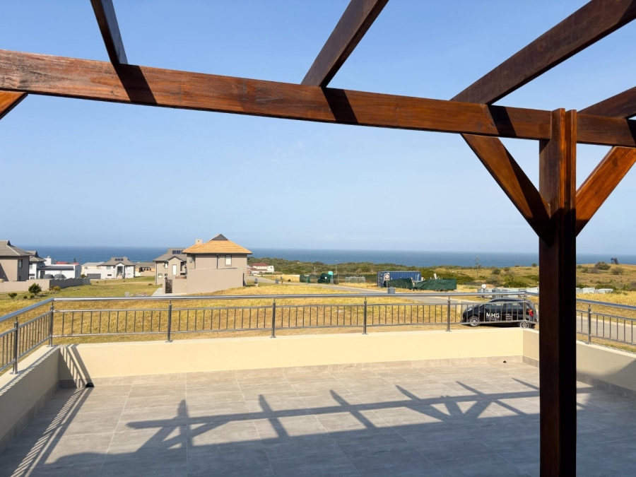 4 Bedroom Property for Sale in Kidds Beach Eastern Cape
